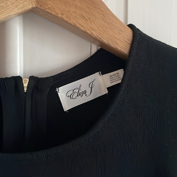 Beautiful cold shoulder sweater dress by Eliza J - Picture 2 of 4